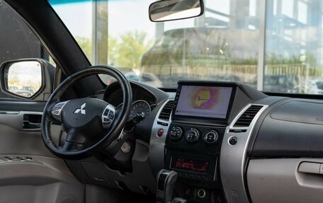 Mitsubishi Pajero IV, 2010 год, 1 344 000 рублей, 10 фотография