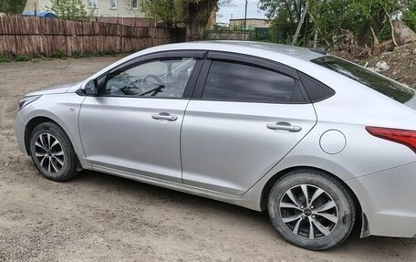 Hyundai Solaris II рестайлинг, 2018 год, 1 350 000 рублей, 4 фотография