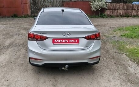 Hyundai Solaris II рестайлинг, 2018 год, 1 350 000 рублей, 2 фотография