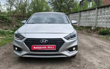 Hyundai Solaris II рестайлинг, 2018 год, 1 350 000 рублей, 3 фотография