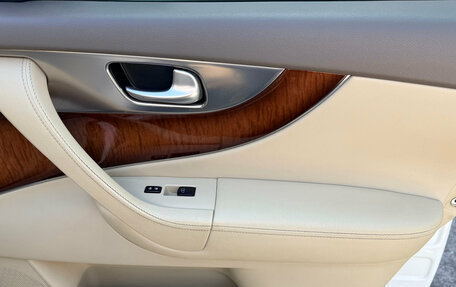 Infiniti FX II, 2010 год, 1 570 000 рублей, 19 фотография
