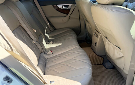 Infiniti FX II, 2010 год, 1 570 000 рублей, 23 фотография