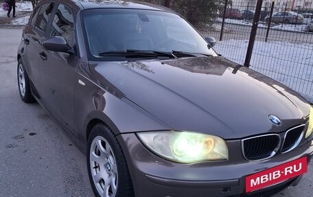BMW 1 серия, 2005 год, 650 000 рублей, 2 фотография