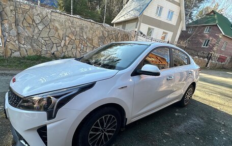 KIA Rio IV, 2022 год, 2 200 000 рублей, 3 фотография