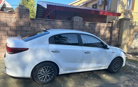 KIA Rio IV, 2022 год, 2 200 000 рублей, 2 фотография