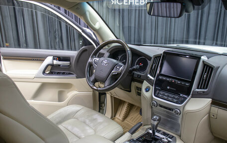 Toyota Land Cruiser 200, 2020 год, 7 498 000 рублей, 11 фотография