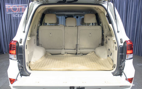 Toyota Land Cruiser 200, 2020 год, 7 498 000 рублей, 10 фотография