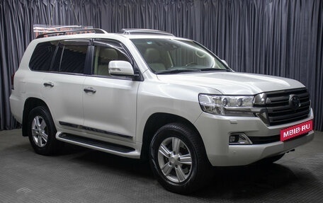 Toyota Land Cruiser 200, 2020 год, 7 498 000 рублей, 3 фотография