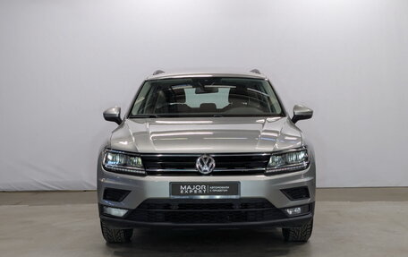 Volkswagen Tiguan II, 2020 год, 2 630 000 рублей, 2 фотография