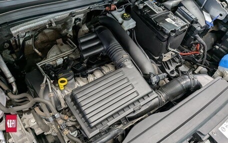 Volkswagen Tiguan II, 2020 год, 2 630 000 рублей, 9 фотография