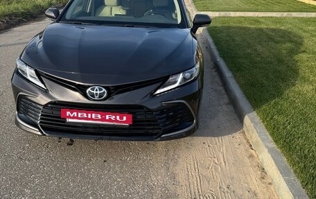 Toyota Camry, 2022 год, 3 430 000 рублей, 5 фотография