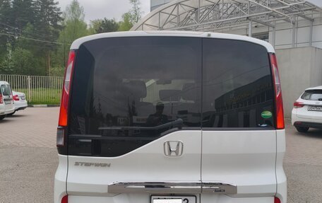 Honda Stepwgn IV, 2016 год, 1 700 000 рублей, 6 фотография