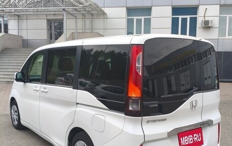 Honda Stepwgn IV, 2016 год, 1 700 000 рублей, 5 фотография