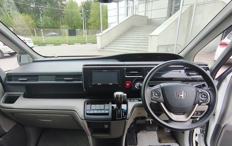 Honda Stepwgn IV, 2016 год, 1 700 000 рублей, 15 фотография