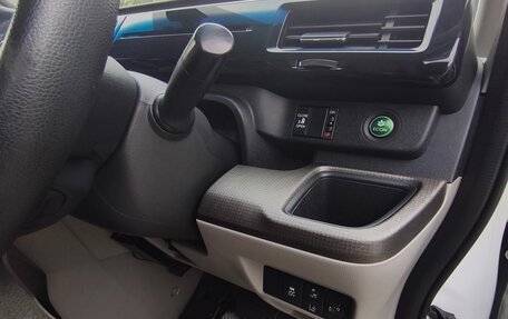 Honda Stepwgn IV, 2016 год, 1 700 000 рублей, 17 фотография