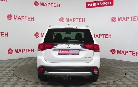Mitsubishi Outlander III рестайлинг 3, 2016 год, 1 720 000 рублей, 6 фотография