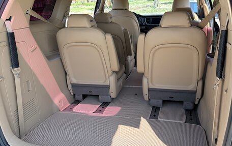KIA Carnival III, 2017 год, 2 700 000 рублей, 15 фотография