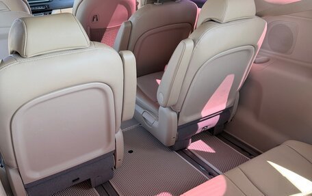 KIA Carnival III, 2017 год, 2 700 000 рублей, 18 фотография