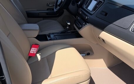 KIA Carnival III, 2017 год, 2 700 000 рублей, 8 фотография