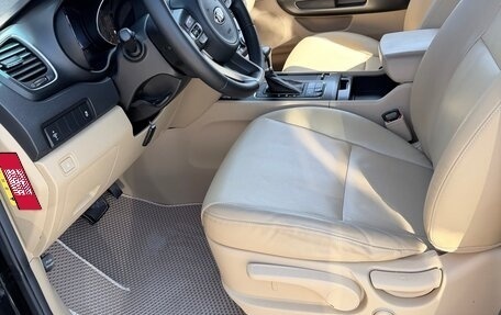 KIA Carnival III, 2017 год, 2 700 000 рублей, 12 фотография