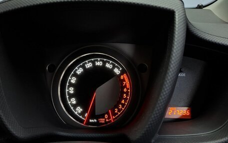 Toyota Ist II, 2007 год, 700 000 рублей, 13 фотография