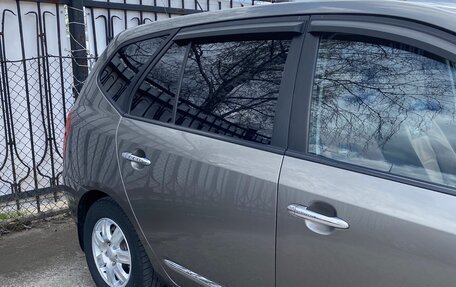 KIA Carens III (RP), 2009 год, 700 000 рублей, 12 фотография