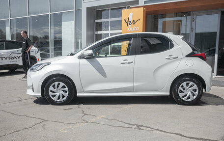 Toyota Yaris, 2021 год, 1 235 000 рублей, 4 фотография