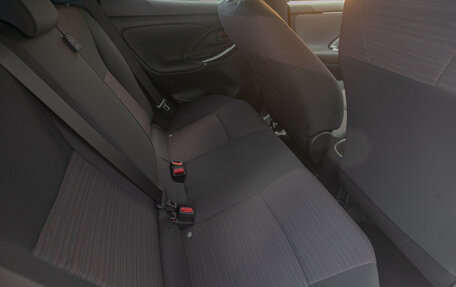 Toyota Yaris, 2021 год, 1 235 000 рублей, 15 фотография