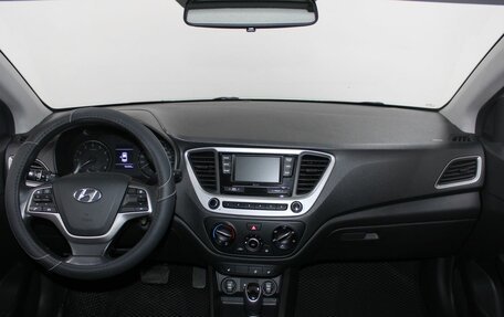 Hyundai Solaris II рестайлинг, 2018 год, 1 329 900 рублей, 8 фотография