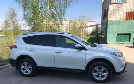 Toyota RAV4, 2014 год, 2 330 000 рублей, 2 фотография