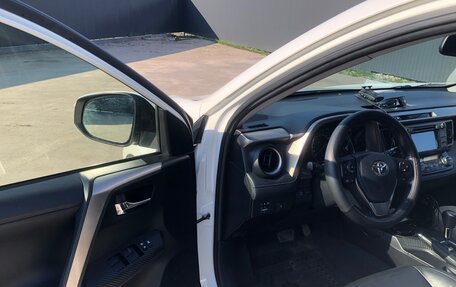 Toyota RAV4, 2014 год, 2 330 000 рублей, 15 фотография