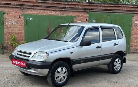 Chevrolet Niva I рестайлинг, 2005 год, 329 000 рублей, 2 фотография