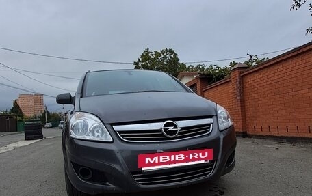 Opel Zafira B, 2011 год, 720 000 рублей, 2 фотография