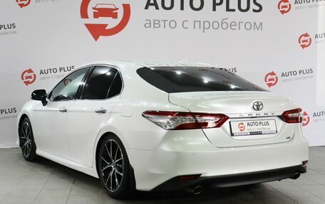 Toyota Camry, 2021 год, 3 195 000 рублей, 2 фотография