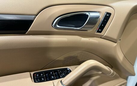 Porsche Cayenne III, 2011 год, 2 400 000 рублей, 30 фотография