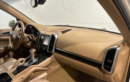 Porsche Cayenne III, 2011 год, 2 400 000 рублей, 29 фотография