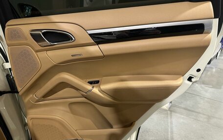 Porsche Cayenne III, 2011 год, 2 400 000 рублей, 25 фотография