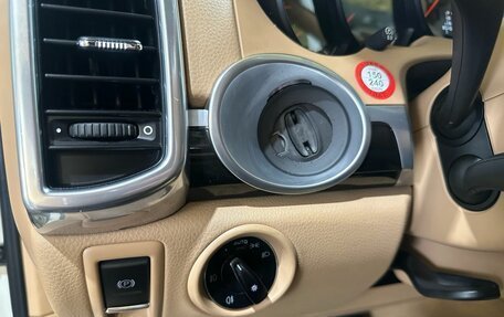 Porsche Cayenne III, 2011 год, 2 400 000 рублей, 34 фотография