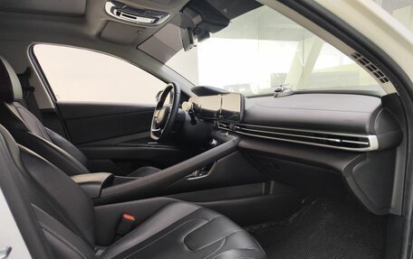 Hyundai Elantra, 2023 год, 2 205 000 рублей, 13 фотография