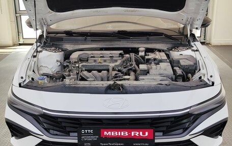 Hyundai Elantra, 2023 год, 2 205 000 рублей, 11 фотография