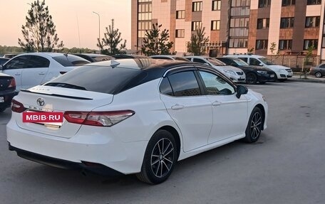 Toyota Camry, 2019 год, 1 700 000 рублей, 3 фотография