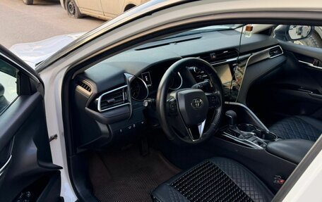 Toyota Camry, 2019 год, 1 700 000 рублей, 7 фотография