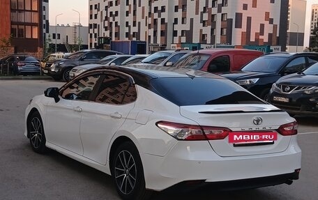 Toyota Camry, 2019 год, 1 700 000 рублей, 4 фотография