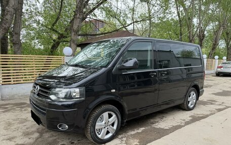 Volkswagen Multivan T5, 2011 год, 2 195 000 рублей, 1 фотография