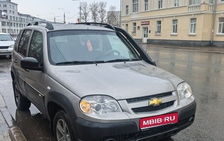 Chevrolet Niva I рестайлинг, 2017 год, 595 000 рублей, 1 фотография