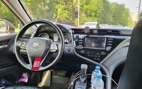 Toyota Camry, 2019 год, 1 380 000 рублей, 3 фотография