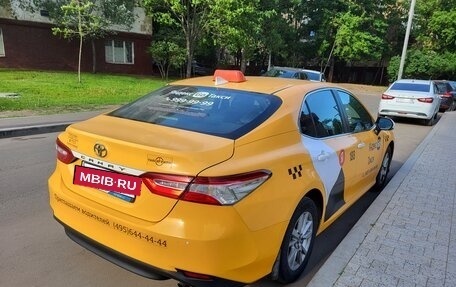 Toyota Camry, 2019 год, 1 380 000 рублей, 4 фотография