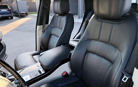 Land Rover Range Rover IV рестайлинг, 2021 год, 11 000 000 рублей, 19 фотография