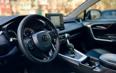 Toyota RAV4, 2020 год, 3 400 000 рублей, 4 фотография