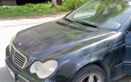 Mercedes-Benz C-Класс, 2004 год, 250 000 рублей, 4 фотография